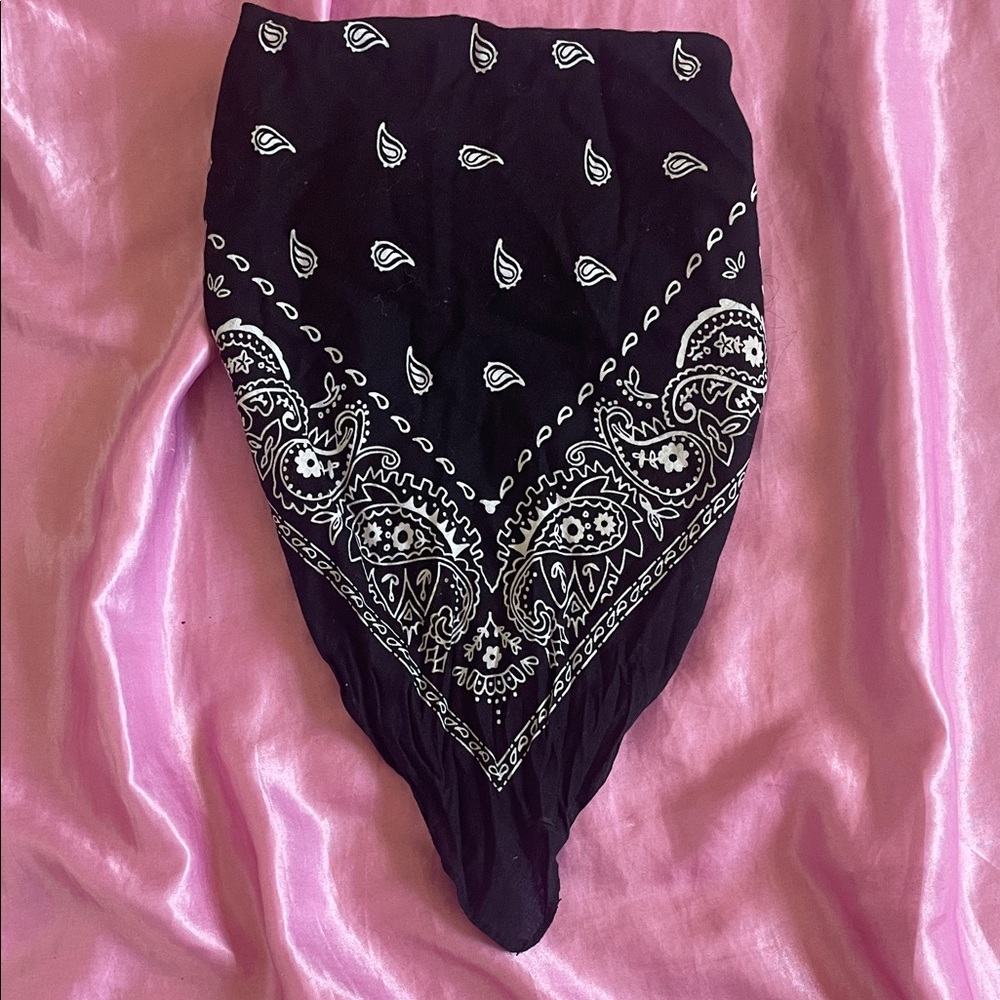 Windsor Black Bandana 🖤
